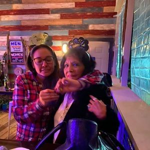 Meet your Posher, Dena